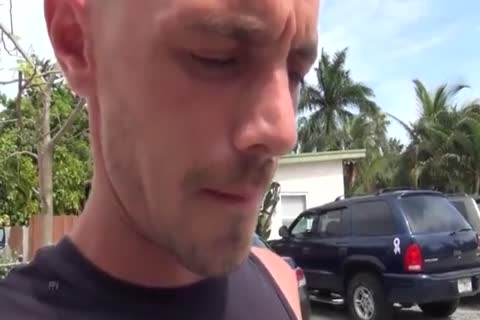 one greater amount Grindr Hook Up Meet - greater amount @ Gayboy.ca