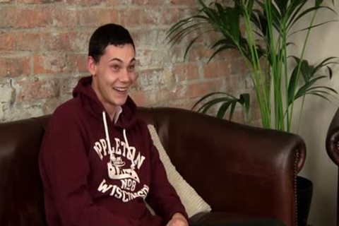 Justin Arrives To wank One Out - Justin Wood