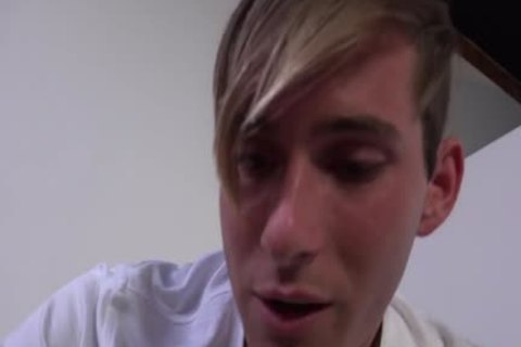 Massage twink Sucks Bbc