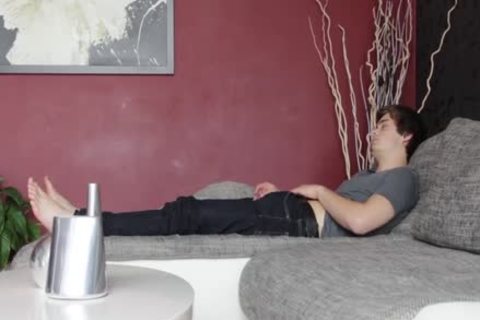 muscular Steve Lynch Jacking Off