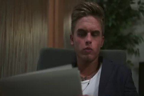 Muscle coach Oops Creampie