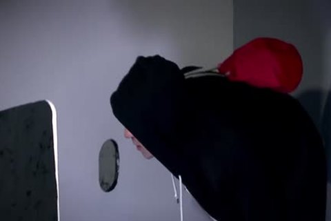 Skikes Gloryhole Jack-off
