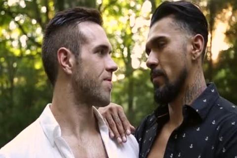 Latin homo Flip Flop And ejaculation