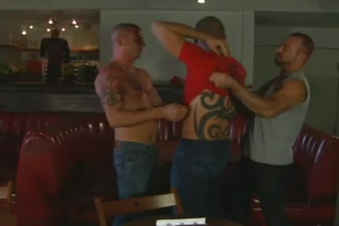 pumped up Tatted Daddies 3some dril - BareSexyBoys.com
