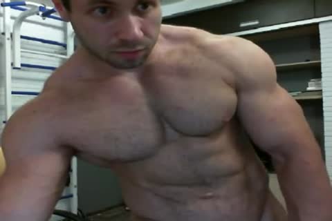 monstrous pumped up Russian