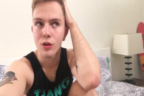 Mr. Stevensons twink, Chapter 1 ? Spying On daddy In The Shower