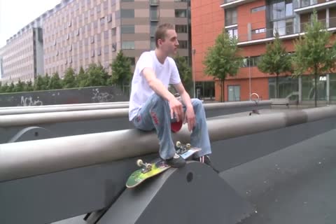 Skater boys bare Outdoor