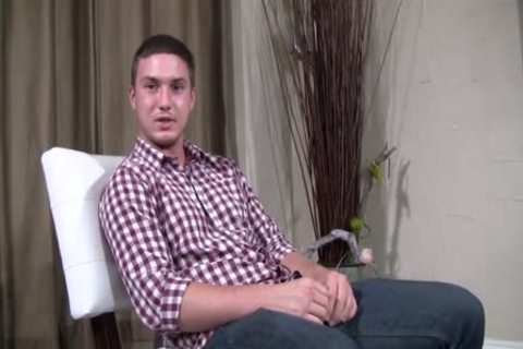 Surprise!!  This Str8boy Likes The "D"