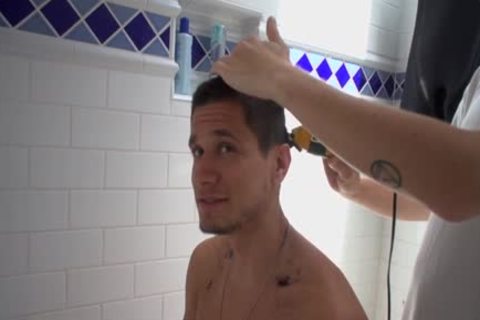 Muscle twink Flip Flop And cumshot