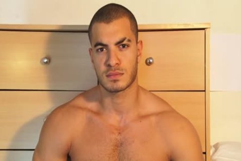 Muscle Farid Solo wank