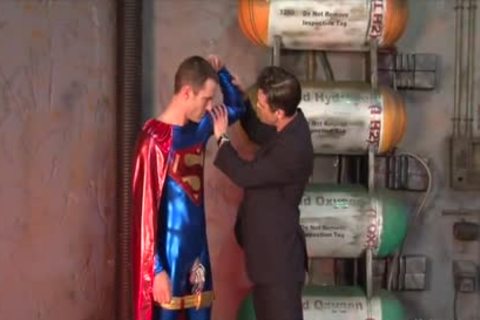 Superman receives Buttfucked And Escapes Emasculation