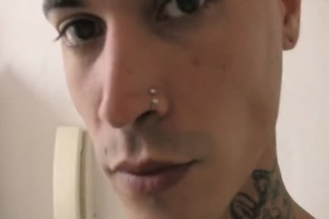 Dos Machotes Follan A Un Tio Por Dinero