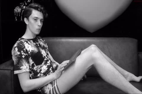 naughty Star Hides The Vibrations