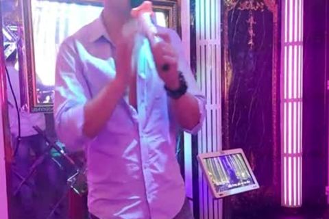 ÄI HÃT KARAOKE Ã”M