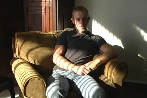 blond Muscle Hunk Solo