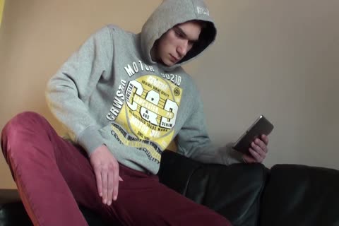 CZECH CASTING Skate twink Casting handjob ball cream flow