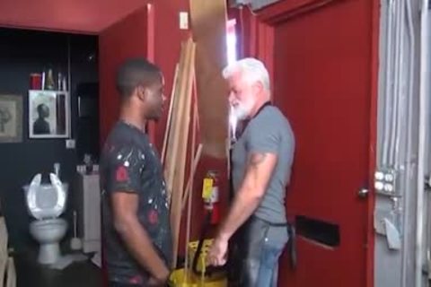 JAKE-SILVER DADDY THE BARBER poke HIS dark gap