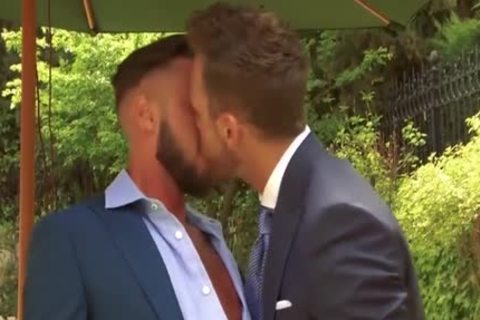 Muscle homo Flip Flop And ejaculation