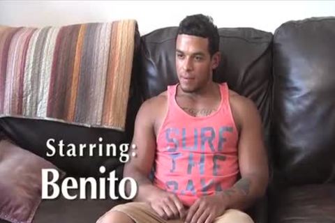 Benito Meets Sean (Serviced)