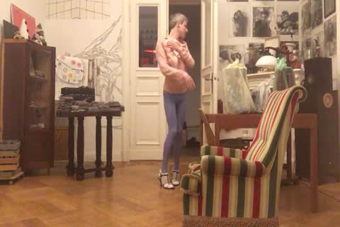 pussy IS ALWAYS HUNGRY FOR raw 10-Pounder