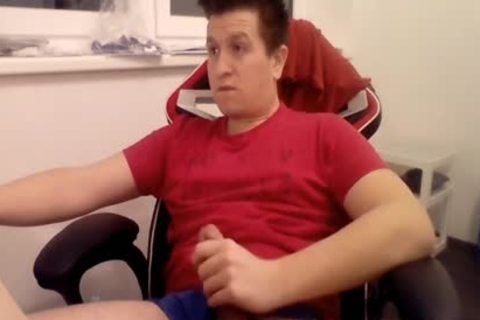 Fat amateur masturbating live on cam