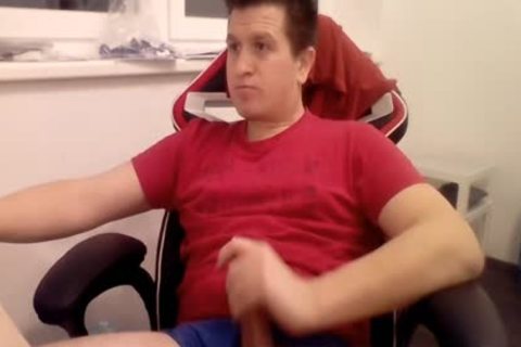 Fat amateur masturbating live on cam