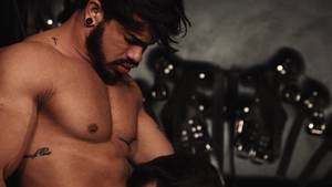 Bromo: Master Takes Latin Bottom