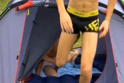 2 lusty BD twinks JO IN CAMPING TENT - lusty (2)