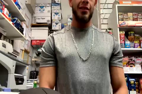 yummy teen Cums At Work (gasstation)