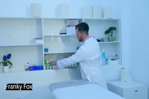 Franky Fox & Is A Leander