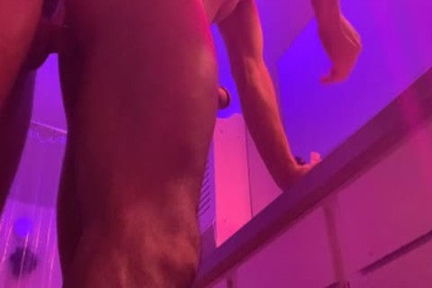 nailing *in Technicolor
