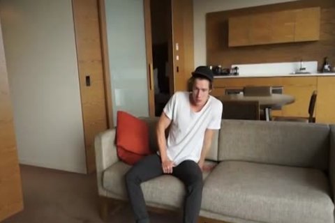 Max Gatling intimate Solo