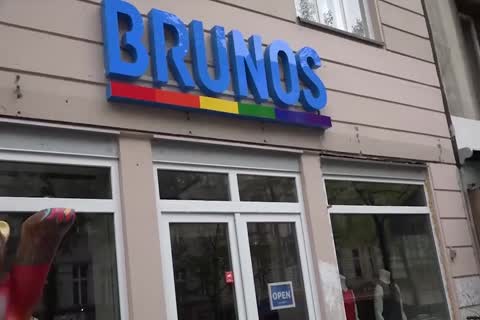 threesome AT SEXSHOP