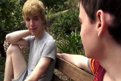 young twinks Flip Flop bare