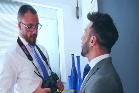 Peeping Photographer (Kike Gil, Leo Rosso)