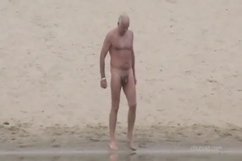 Spy daddy men And Grandpas Swimming naked