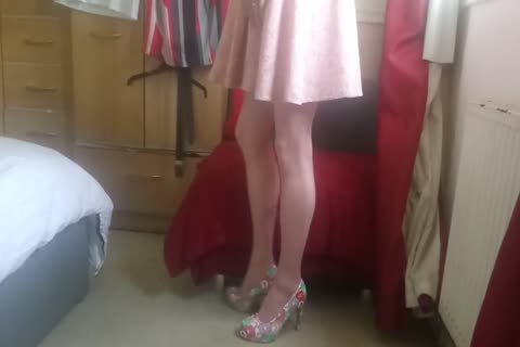 Danni attractive In Pink.