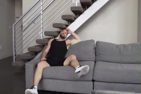 Ricky Larkin Comendo Gostoso