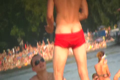 SPYING ON bare dudes AT THE NUDIST BEACH VOL 5