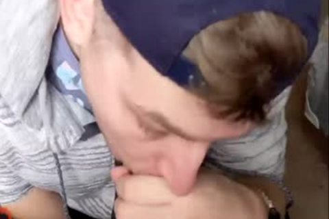 Skaden Sucks Hung lad Next Door