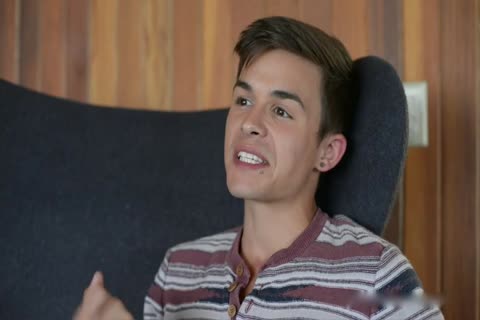 guy On teen The Lunch Date