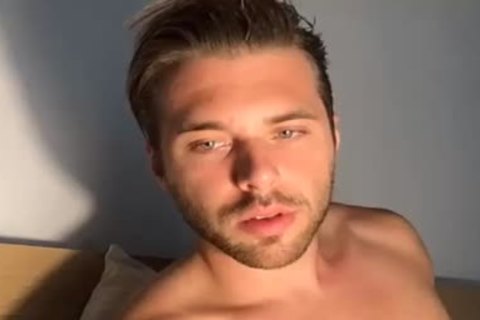 fashionable chap Bathing In Live