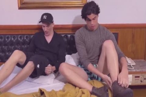 Luan Santiago E Domus