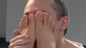 MUSCLE chap FEET WORSHIPPED 3