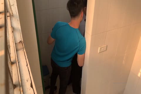 Äá»‹t Bottom CÃ´ng An Trong Wc-Vietnamese plow In Toilet