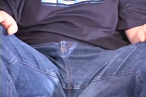 (Japanese) Daddy Bear Got slammed From His Chaser