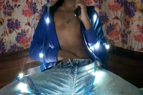 Playing With Christmas Lights & Myself whilst Jamming To Lofi