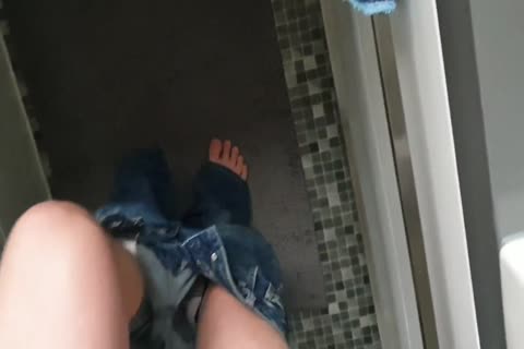 Take A bath With Me! handjob With A Little Foot Fetish