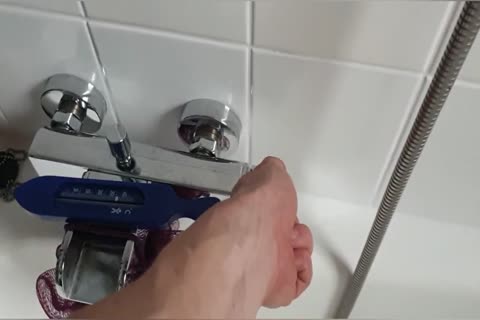 Take A bath With Me! handjob With A Little Foot Fetish
