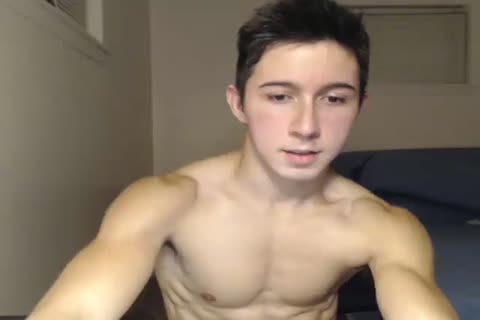 fine Muscle Hunk On cam two